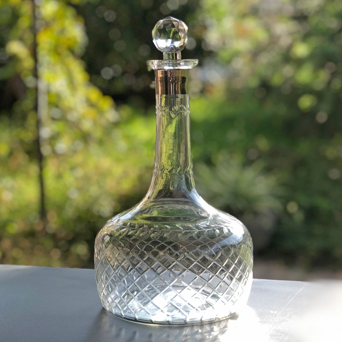 Carafe à vin en verre gravé transparent col platine bouchon