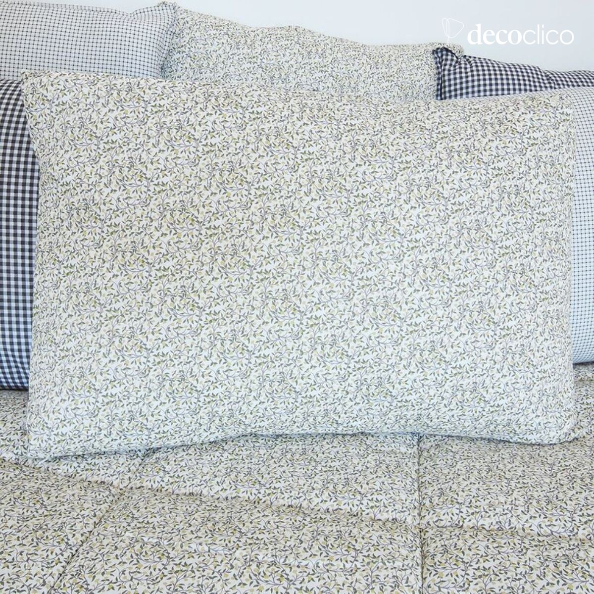 Coussin rectangulaire en coton imprimé motif blanc et fleuri 40x60 cm Romy