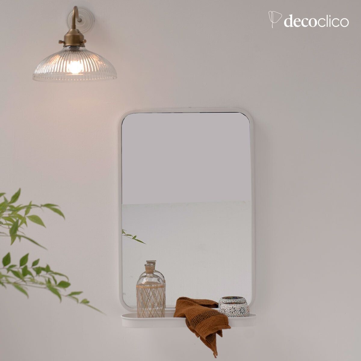 Miroir en métal blanc avec étagère 50 x 77 cm Bricklane