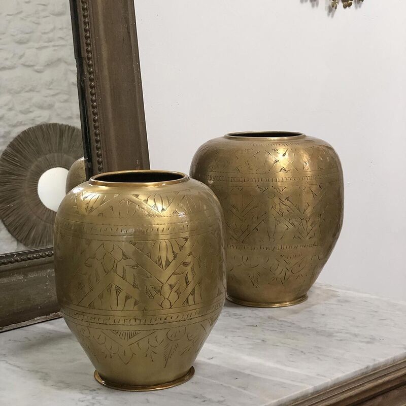 Aluminum vase with golden engraved motifs H23 cm  Jaya