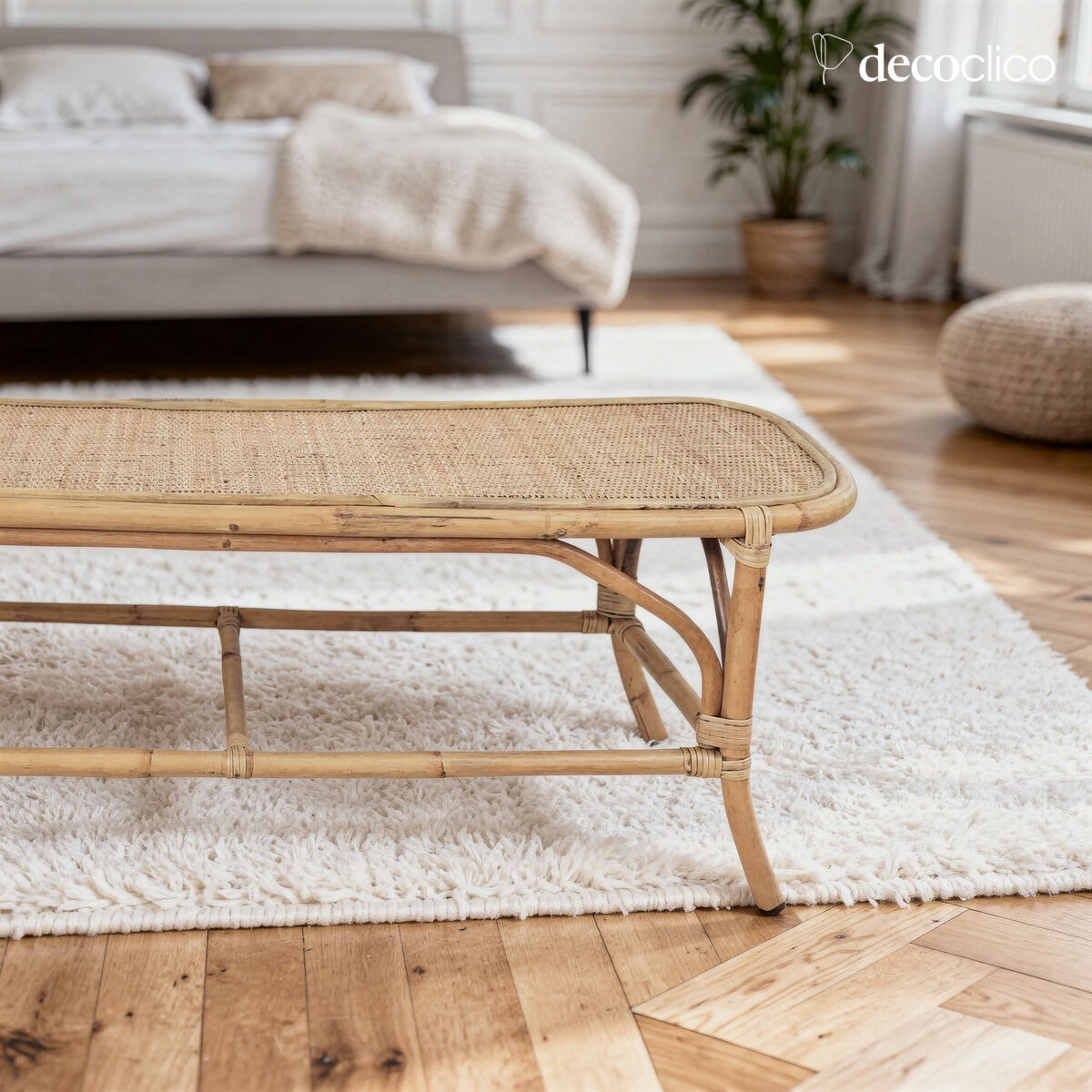 Bed end bench with rounded corners in woven natural rattan Pavone