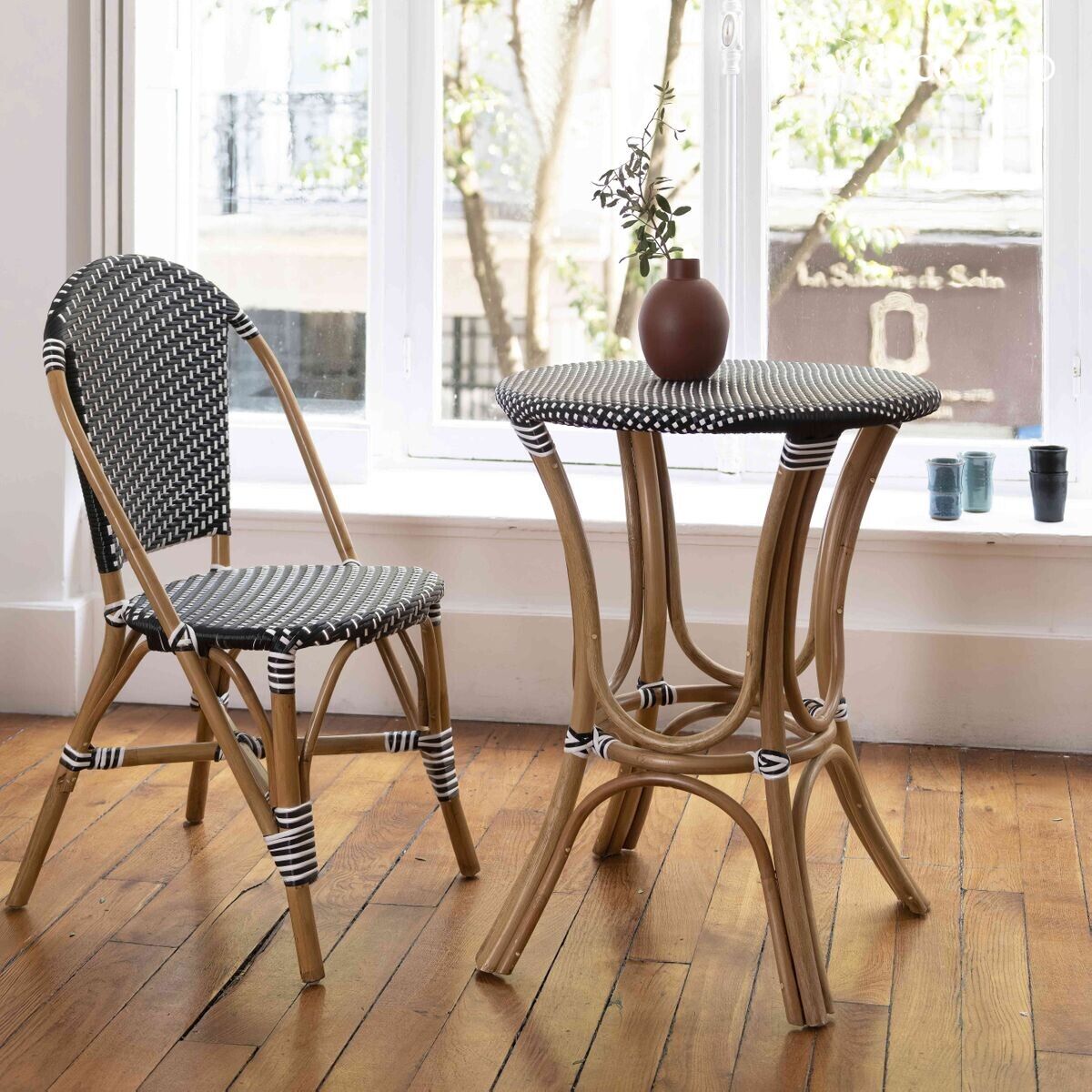 Bistro table in black and white woven resin Belleville