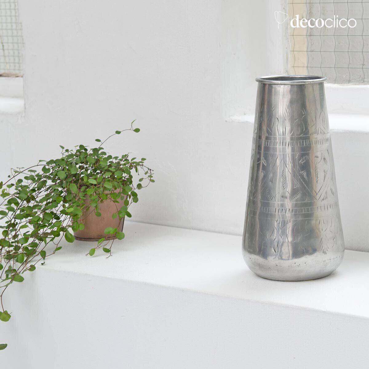 Cylindrical vase in silver aluminum H26 cm Jaya
