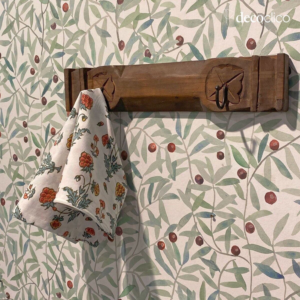 Engraved wood and metal Indian-style coat rack Pamir