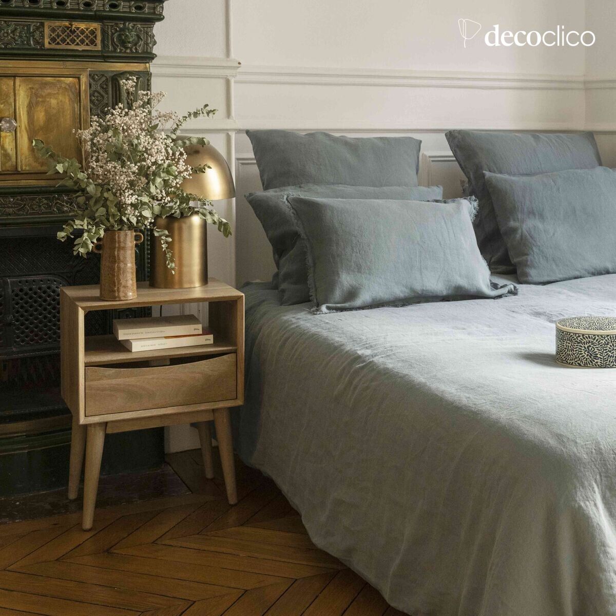 Mango wood bedside table with 1 compartment and 1 drawer Smile