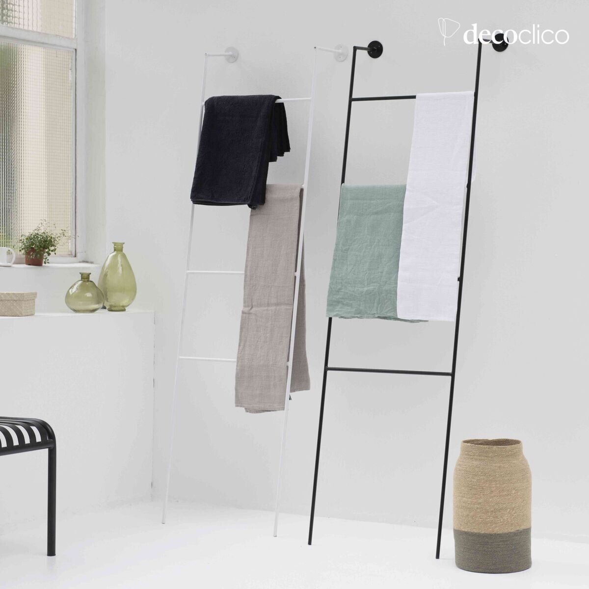 Matt white metal towel rail Douglas