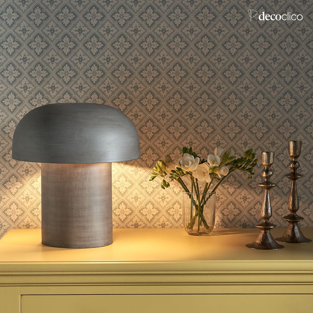 Mushroom-shaped table lamp in galvanized metal