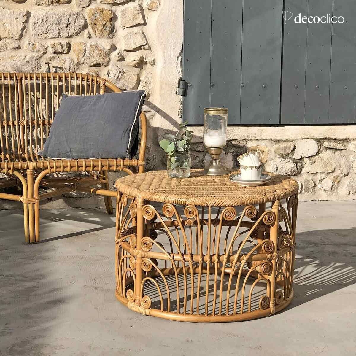 Round coffee table in natural rattan with woven top Pavone