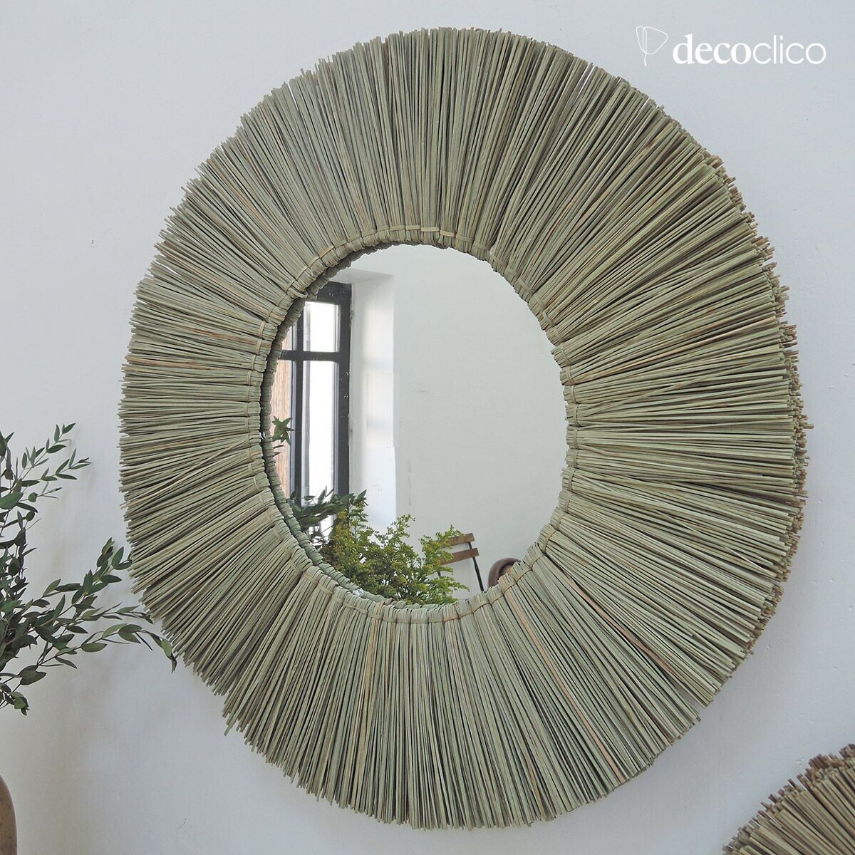 Round mirror in 60 cm mendong straw  Sumba