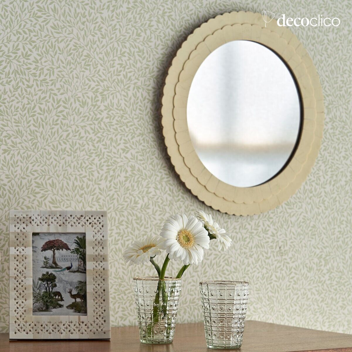 Round mirror with petals, ivory effect (resin) Manali
