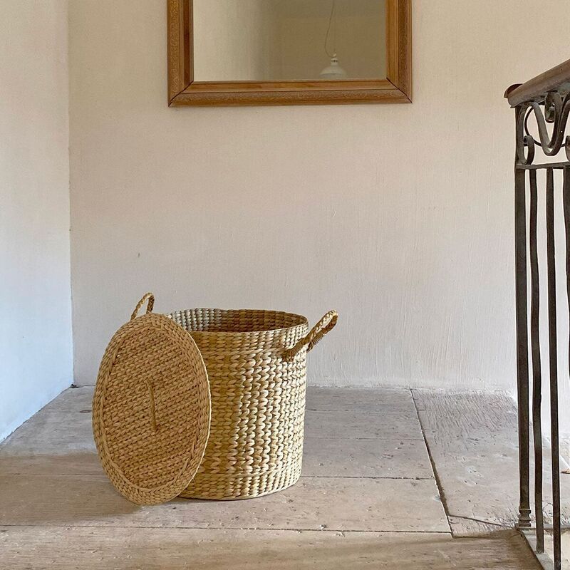 Round water hyacinth basket with lid Céleste