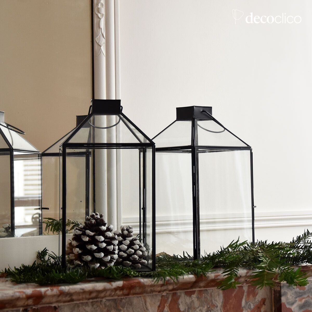 Set of 2 glass and brass lanterns with a matt black finish Mira