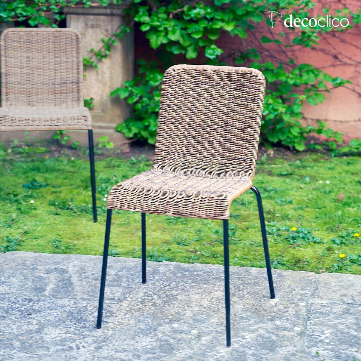 Set of 2 indoor/outdoor chairs in woven resin