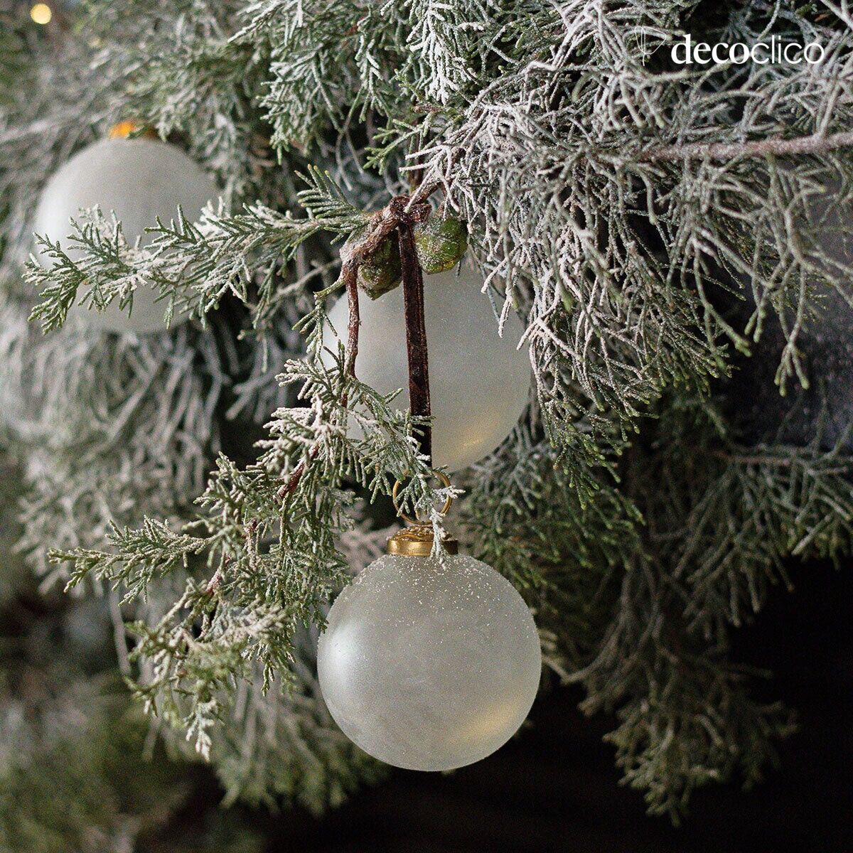 Set of 4 frosted glass Christmas baubles