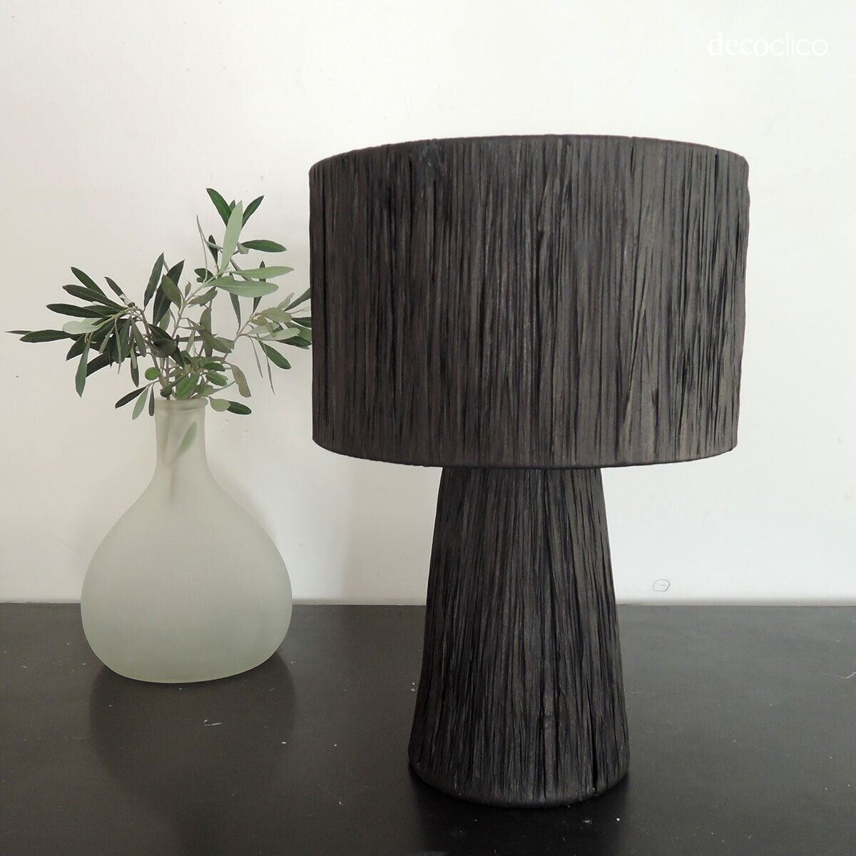 Table lamp in natural raffia, matt black