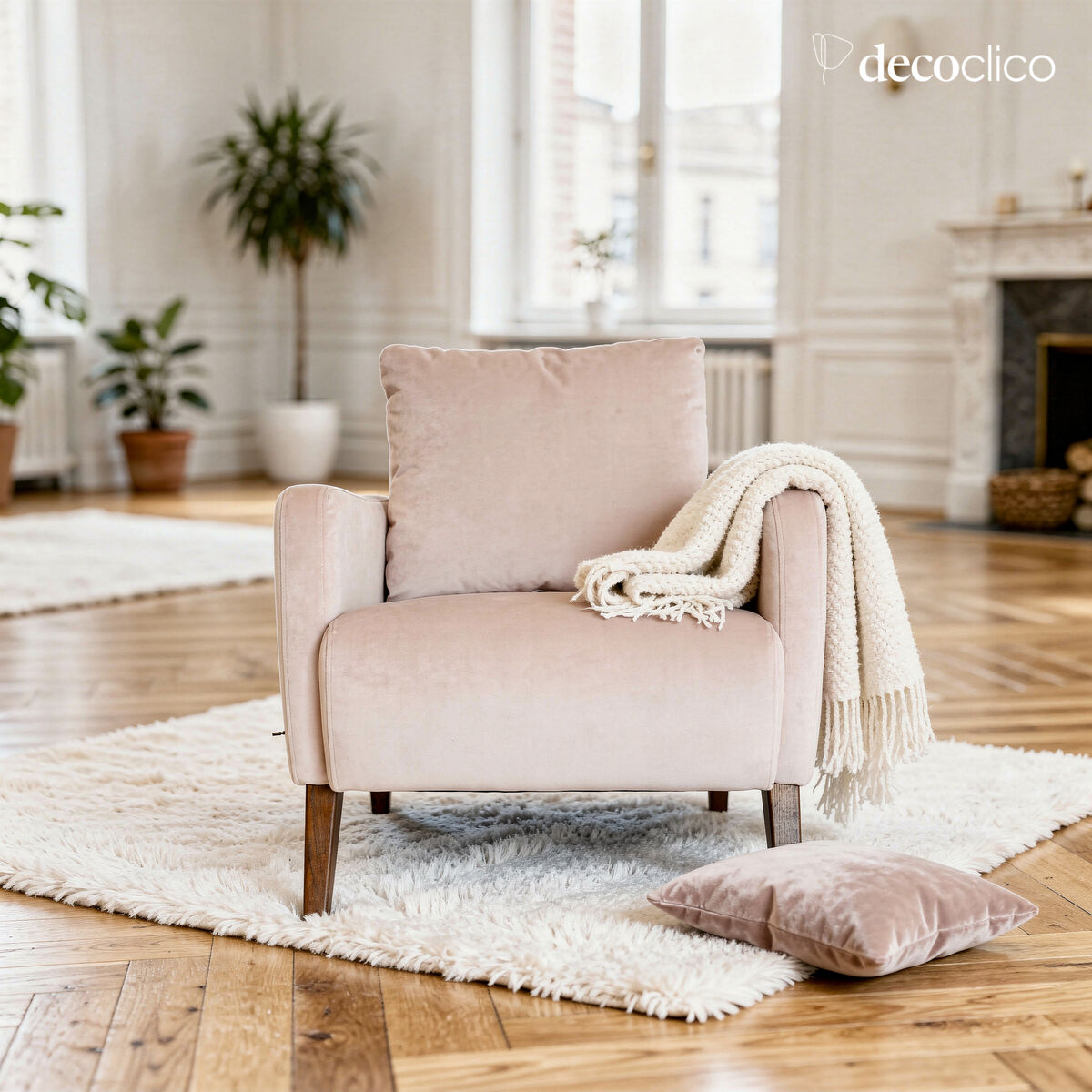 Velvet armchair Léon